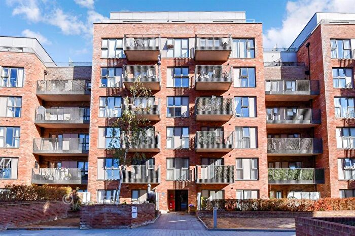 1 Bedroom Flat For Sale In Rosalind Drive, Maidstone, Kent, ME14