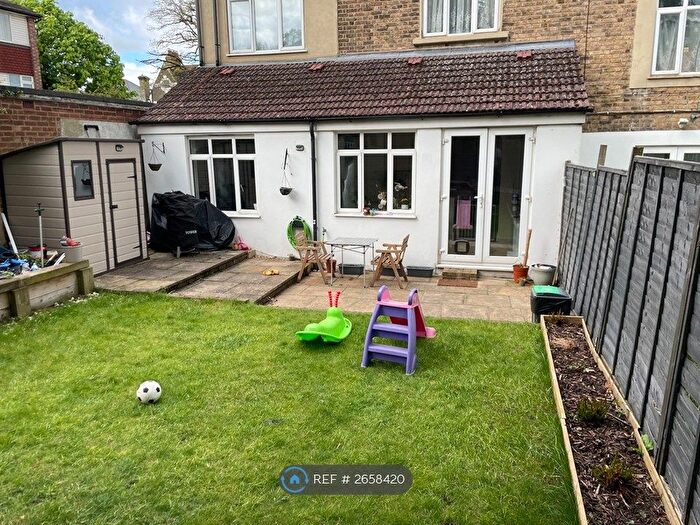 1 Bedroom Flat To Rent In Moreton Road, South Croydon, CR2