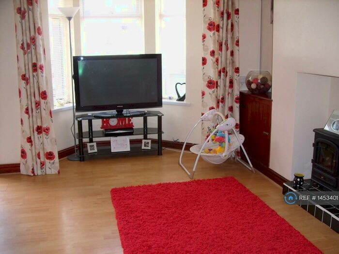 2 Bedroom Terraced House To Rent In Islwyn Street, Newport, NP11