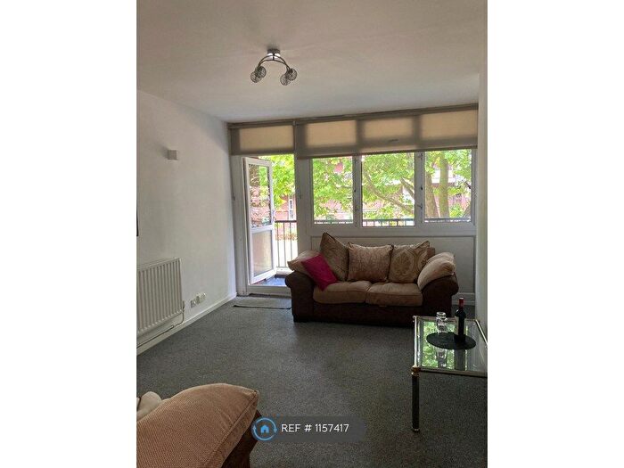 2 Bedroom Flat To Rent In Olney Road, London, SE17