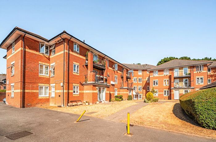 2 Bedroom Flat For Sale In Archers Road, Banister Park, Southampton, Hampshire, SO15