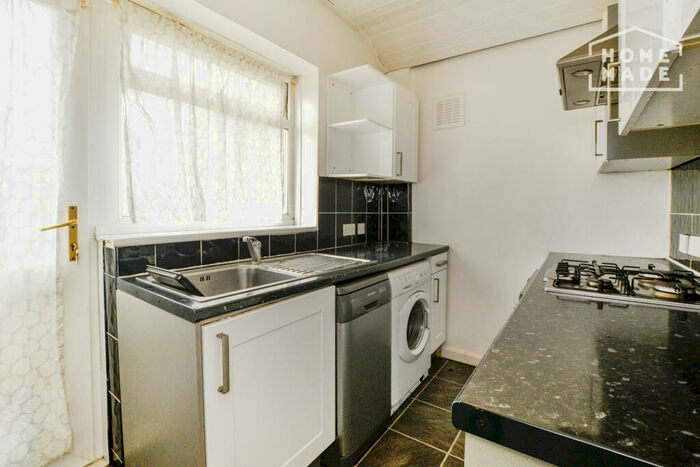 1 Bedroom Flat To Rent In Wolseley Road Mitcham Junction, CR4