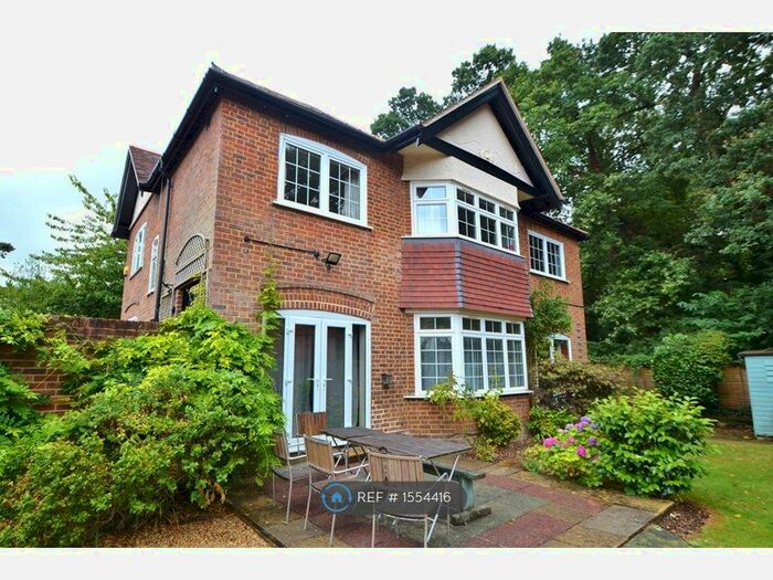 6 Bedroom Detached House To Rent In Burgess Road, Southampton, SO16