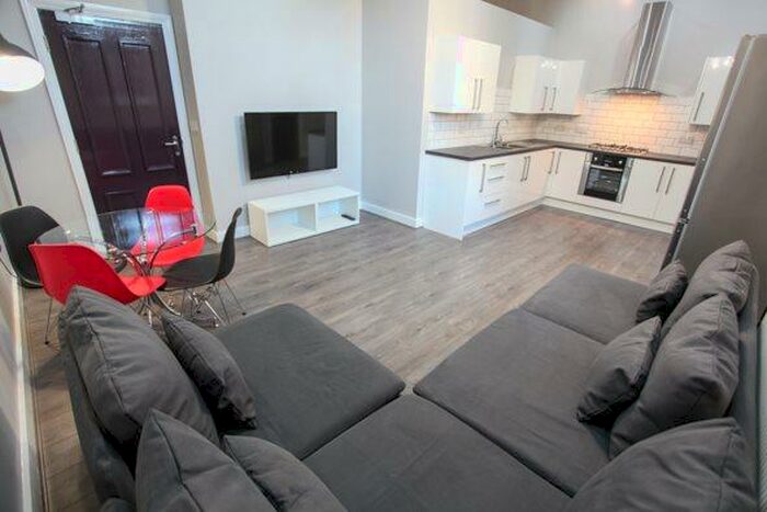 6 Bedroom Flat To Rent In Irvine Street, L7