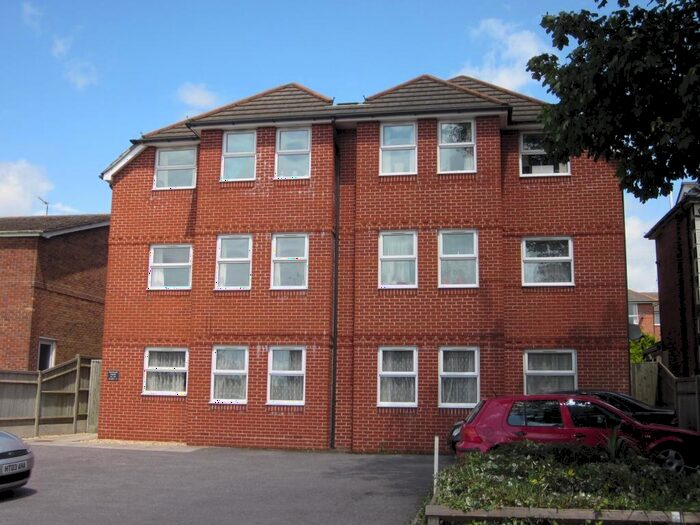 2 Bedroom Apartment To Rent In Millbrook Road East Freemantle Southampton, SO15