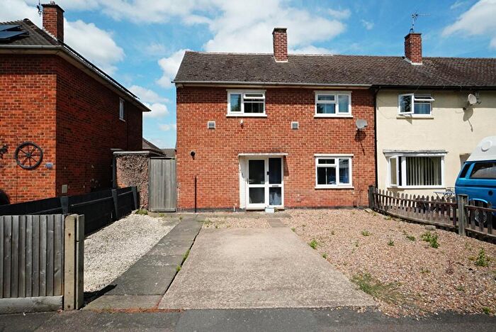 3 Bedroom Semi-Detached House For Sale In New Ashby Road, Loughborough, LE11