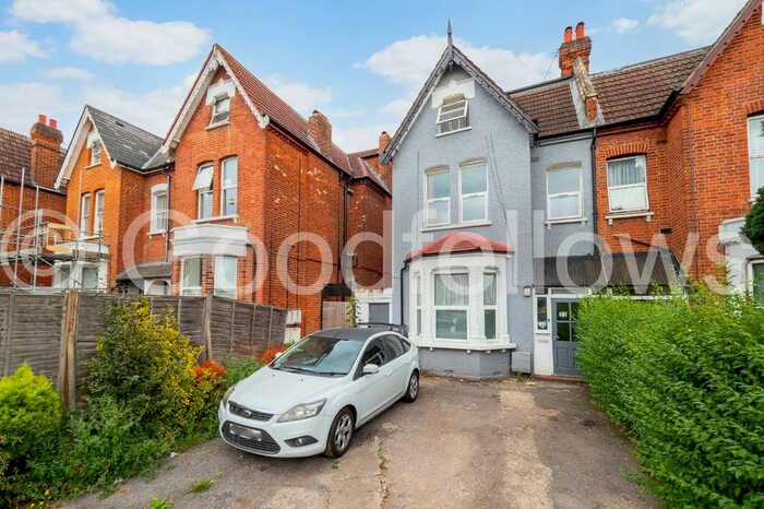 1 Bedroom Flat To Rent In Baldry Gardens, London, SW16