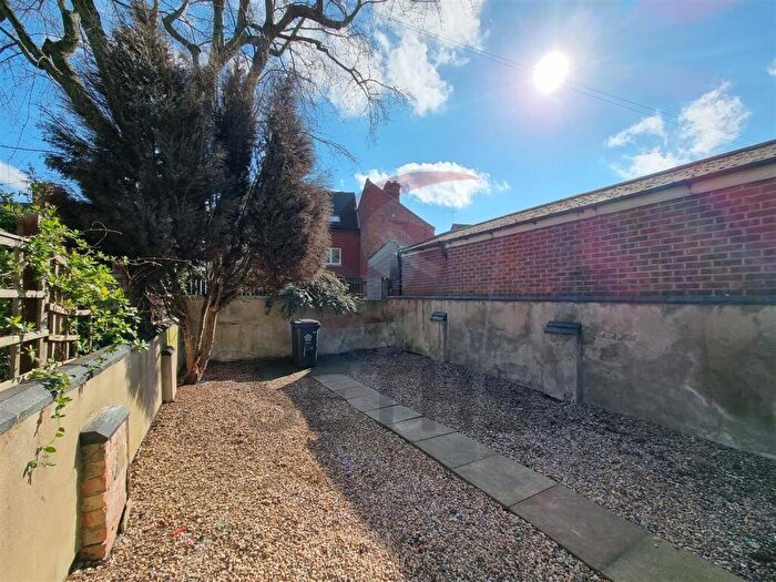 3 Bedroom Apartment To Rent In Abbey Lane, Abbey, Leicester, LE4