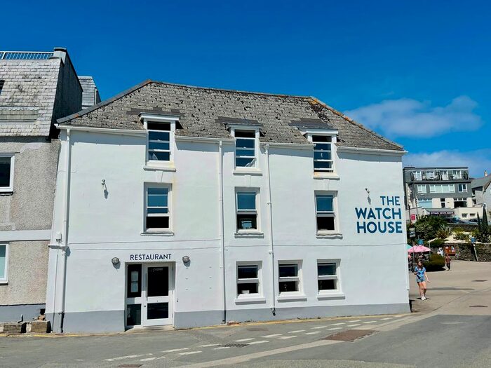 3 Bedroom Flat To Rent In The Square, St. Mawes, Truro, TR2