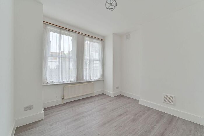 1 Bedroom Maisonette To Rent In Vant Road, Tooting, London, SW17