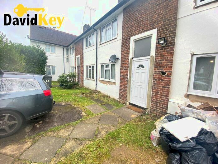 3 Bedroom Terraced House To Rent In Whitings Road, Arkley, Barnet, EN5