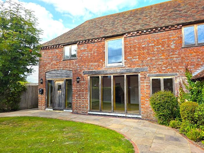 2 Bedroom Barn Conversion To Rent In The Street, Appledore, Ashford, TN26