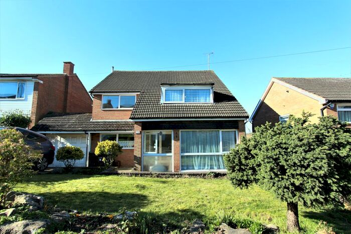 4 Bedroom Semi-Detached House To Rent In Chase Ridings, Enfield, EN2