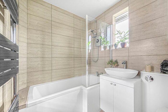 3 Bedroom End Terrace House For Sale In Hill Farm Road, North Kensington, W10