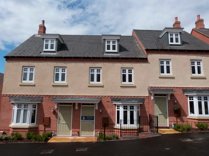 3 Bedroom Town House To Rent In Bluebell Way, Coalville, LE67