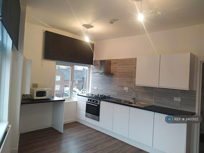 1 Bedroom Flat To Rent In Longsight, Manchester, M13