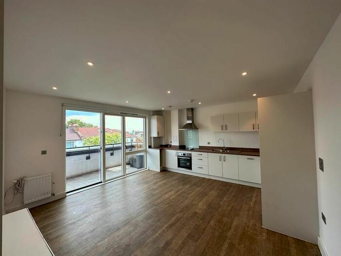 1 Bedroom Flat To Rent In Station Road, London, N11