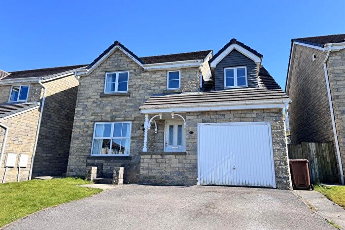 4 Bedroom Detached House For Sale In Homestead Way, Chapel-En-Le-Frith, High Peak, SK23