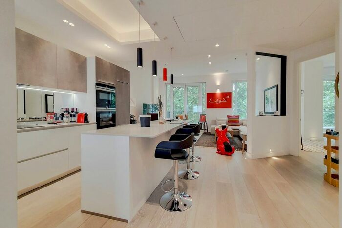 2 Bedroom Flat To Rent In Marylebone Road, Marylebone, London, NW1