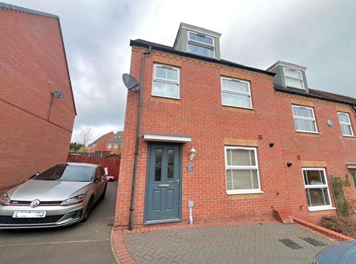 4 Bedroom Property To Rent In Yorkshire Grove, Walsall, WS2