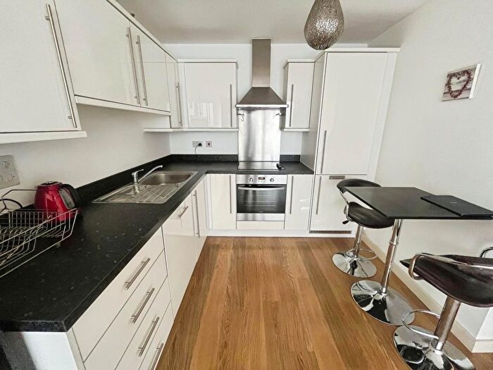 1 Bedroom Flat To Rent In Ealing Road, Brentford, TW8