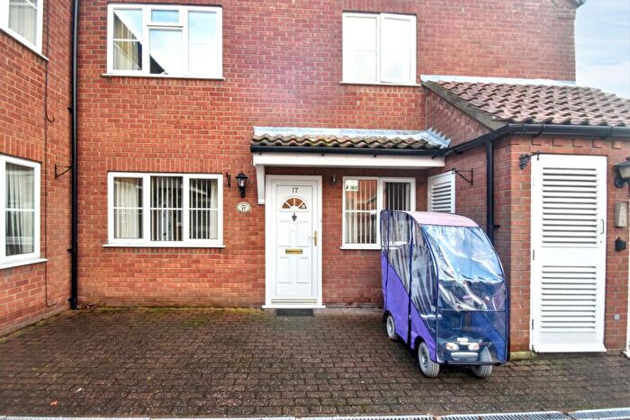 2 Bedroom Flat For Sale In Sutton Court, Skegness, PE25