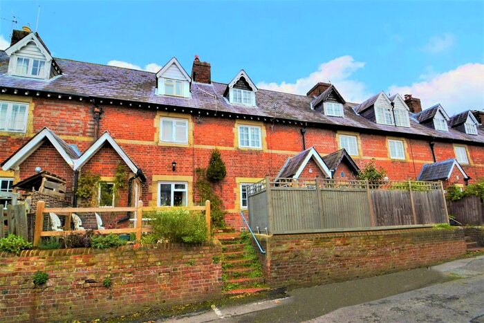 3 Bedroom Town House To Rent In Arundel, West Sussex BN18