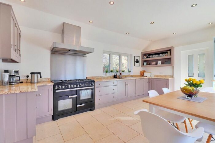 5 Bedroom Detached House For Sale In Frittenden Road, Staplehurst, Tonbridge, Kent, TN12