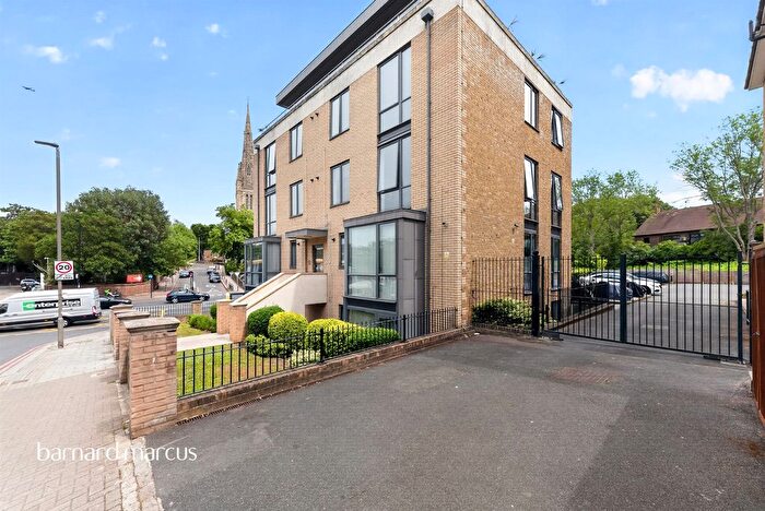 2 Bedroom Flat For Sale In Alton Road, London, SW15