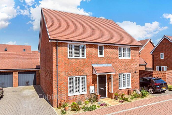 4 Bedroom Detached House For Sale In Squires Grove, Eastergate, Chichester, West Sussex, PO20