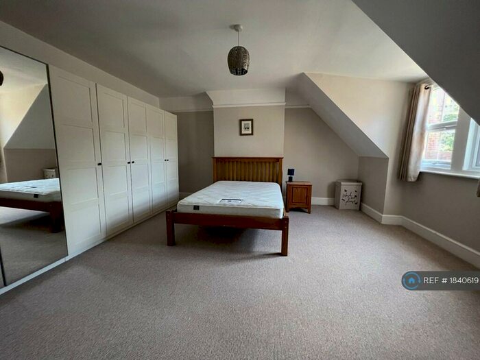 2 Bedroom Flat To Rent In Trinity Road, Folkestone, CT20