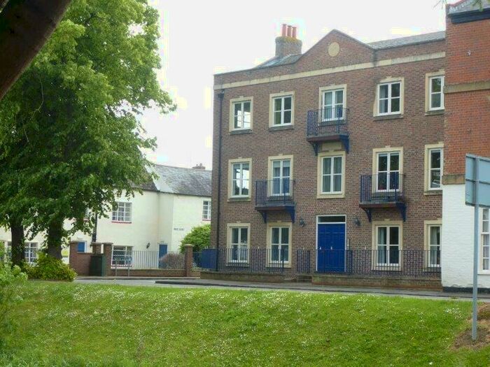 2 Bedroom Flat To Rent In High Street, Spalding, PE11