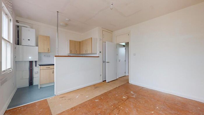1 Bedroom Flat For Sale In Flat C, Ockendon Road, Islington, London, N1