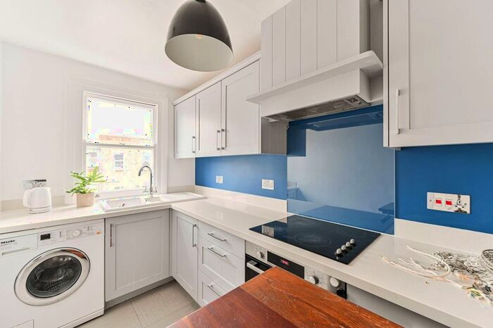 2 Bedroom Flat To Rent In Brailsford Road, Brixton, London, SW2