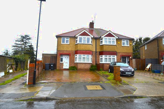 3 Bedroom Semi-Detached House To Rent In Spinney Drive, Feltham, TW14