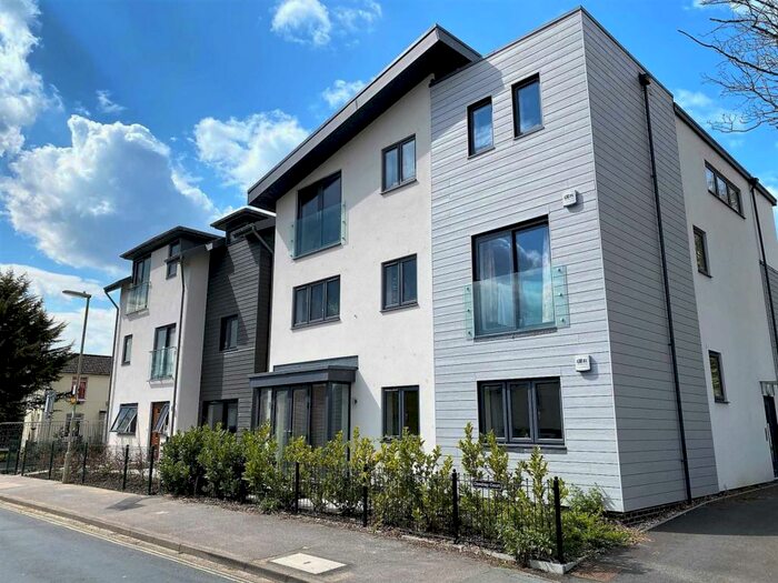 2 Bedroom Apartment To Rent In Clarence Road, Fleet, GU51