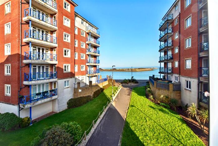 2 Bedroom Flat For Sale In Barbuda Quay, Eastbourne, BN23