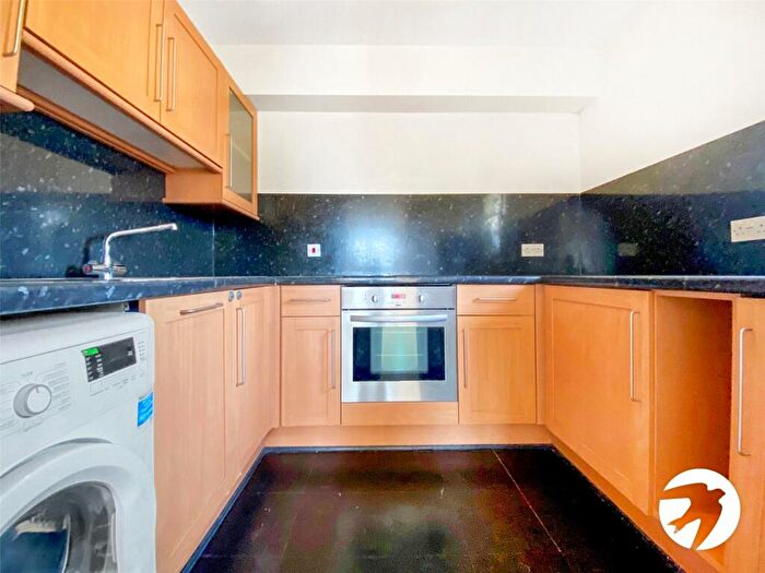 1 Bedroom Flat To Rent In Selkirk Drive, Erith, Kent, DA8
