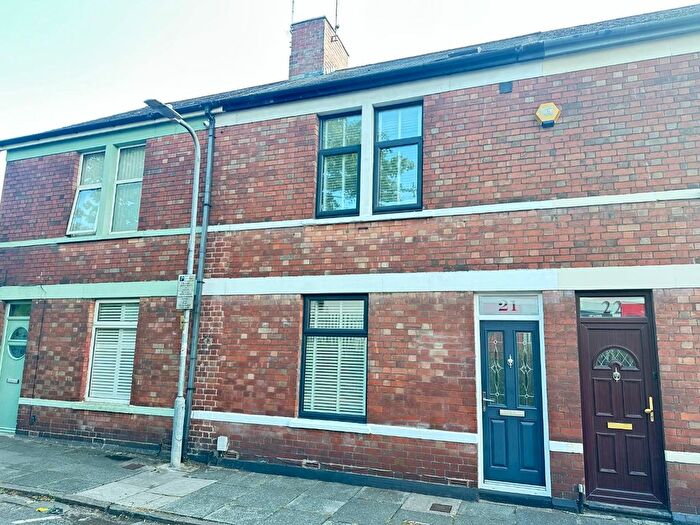 3 Bedroom Terraced House For Sale In Dingle Road, Penarth, CF64