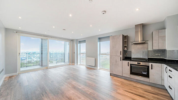 1 Bedroom Flat For Sale In Fitch Way, Rainham, RM13