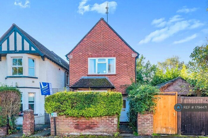 4 Bedroom Semi-Detached House To Rent In Minster Road, Oxford, OX4