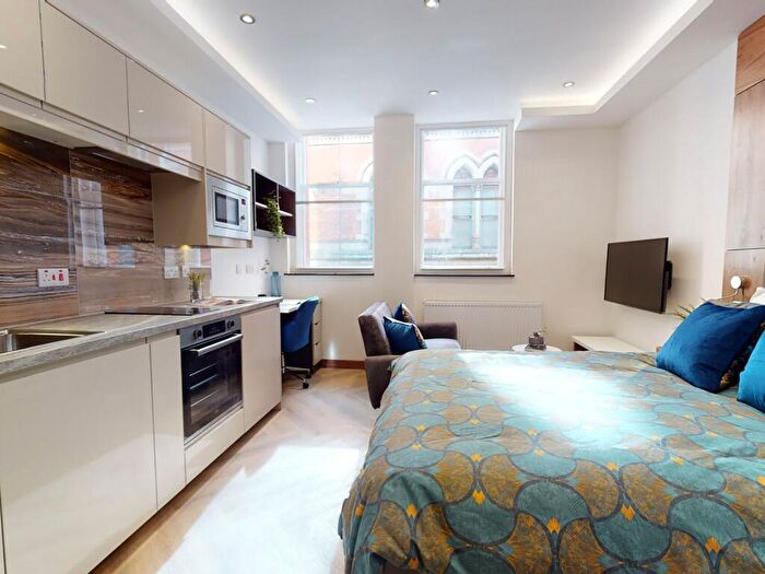 Apartment To Rent In Apt, Live Oasis Piccadilly #, M1