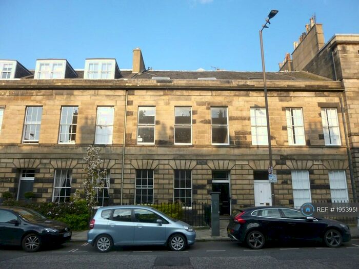 2 Bedroom Flat To Rent In Brandon Street, Edinburgh, EH3