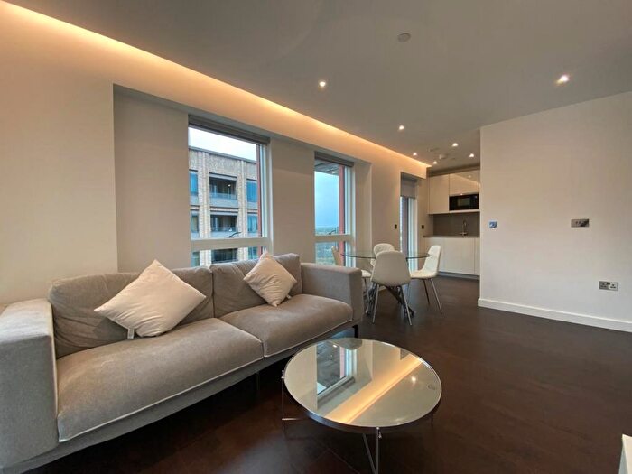 1 Bedroom Flat To Rent In Lexington Gardens, Battersea, SW11