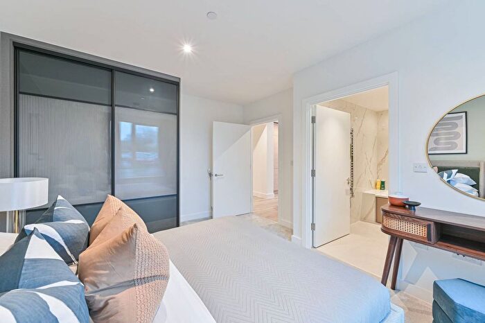 2 Bedroom Flat For Sale In Kidbrooke Village, Kidbrooke, SE3