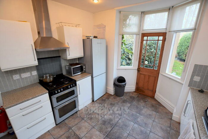 5 Bedroom Terraced House To Rent In Colwyn Road, Abington, Northampton, NN1