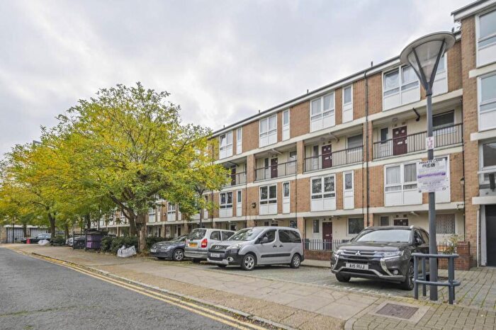 2 Bedroom Flat For Sale In Lodore Street, , Poplar, London, E14