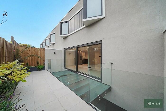 5 Bedroom Mews To Rent In Rigeley Mews, London, NW10