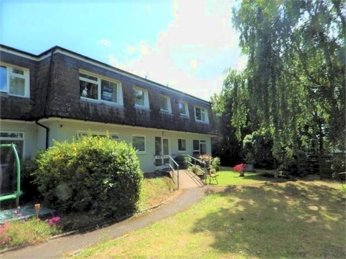 2 Bedroom Flat To Rent In Brooklyn Park, Exmouth, Devon., EX8