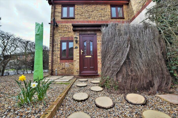 1 Bedroom Property To Rent In Griffith Close, Dagenham, RM8